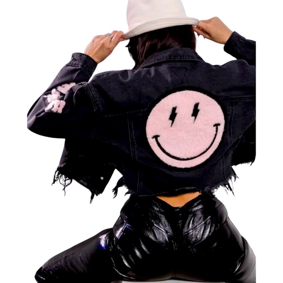 BLACK CROPPED FRAYED JEAN JACKET. - Picture 2 of 8